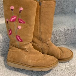Ugg Boots. Floral Print.